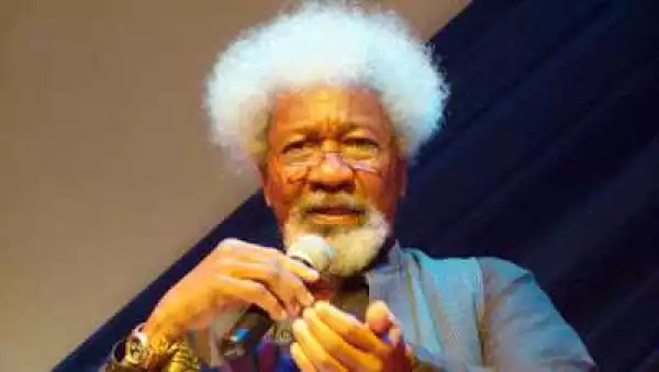Wole Soyinka fulfills promise to destroy his US green card and leave the US